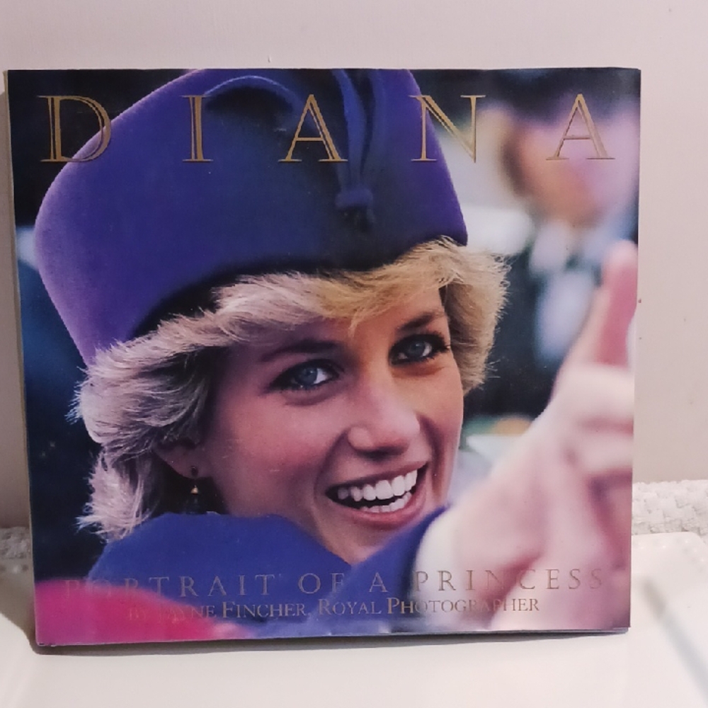 Diana: Portrait of a Princess Book By Jayne Fincher,Royal Photographer 💝👑📸⚜️